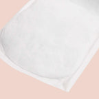 Détail protection urinaire femme blanche Nivuni absorbante et discrète