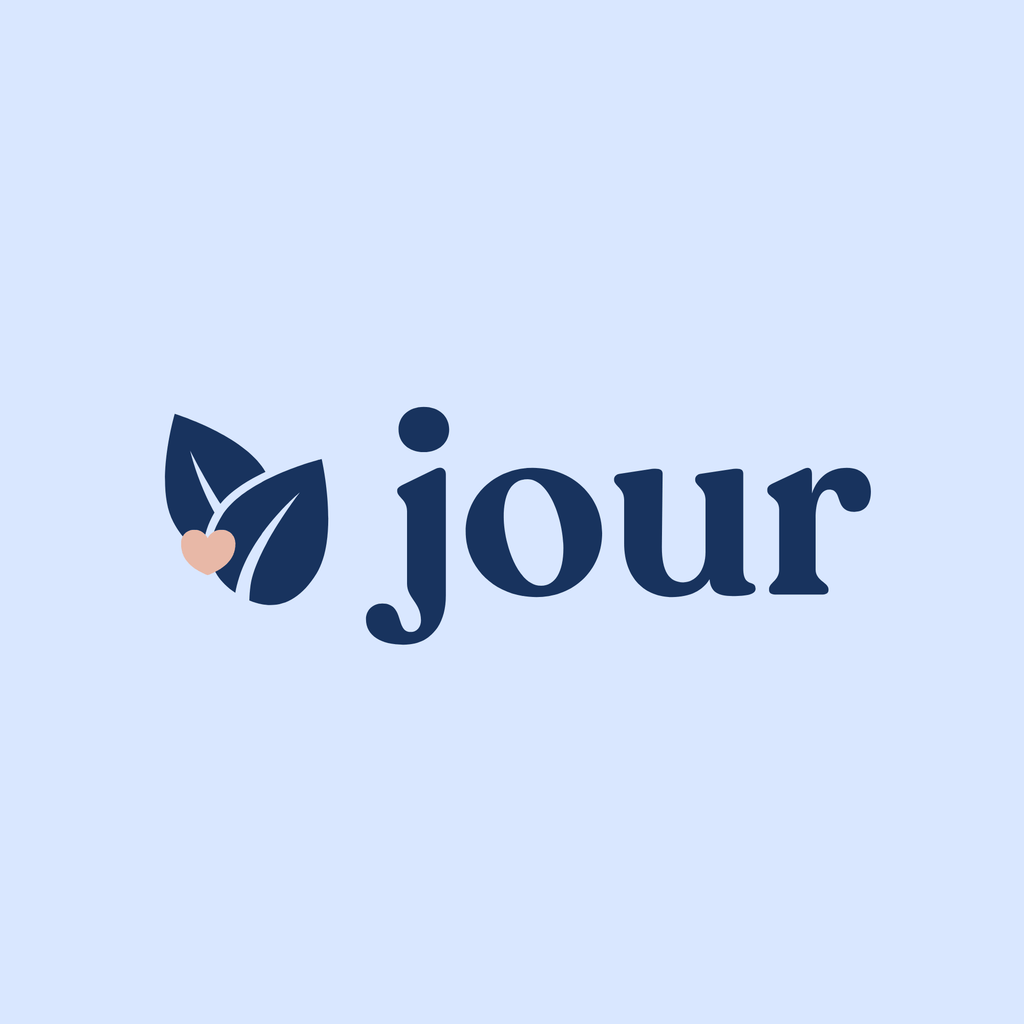 Inscription "jour" en bleu marine accompagnée du logo Nivuni (feuilles et cœur) sur fond bleu clair.